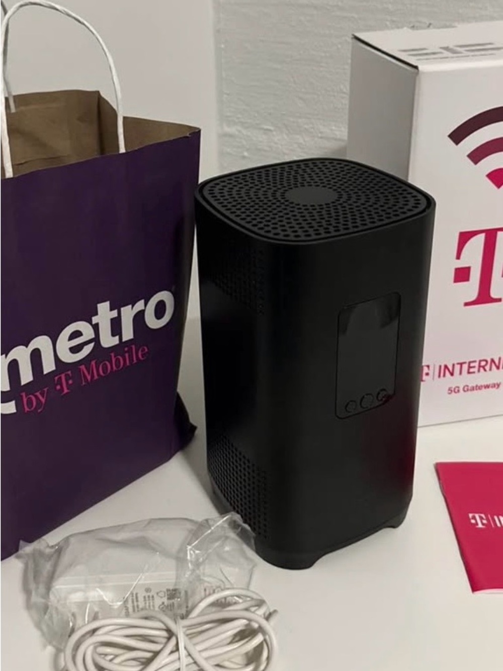Metro by T-Mobile 5G Internet
Gateway (current model), includes power cord